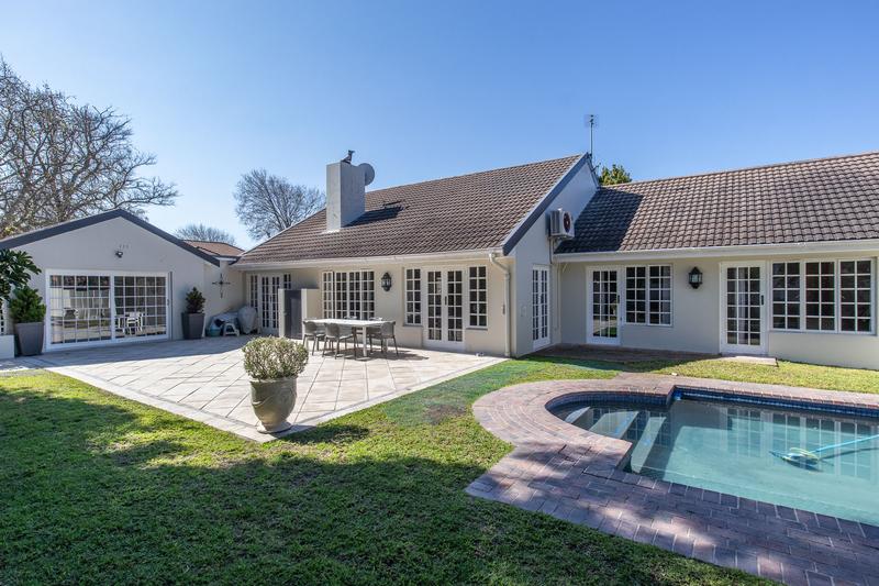 4 Bedroom Property for Sale in Constantia Western Cape